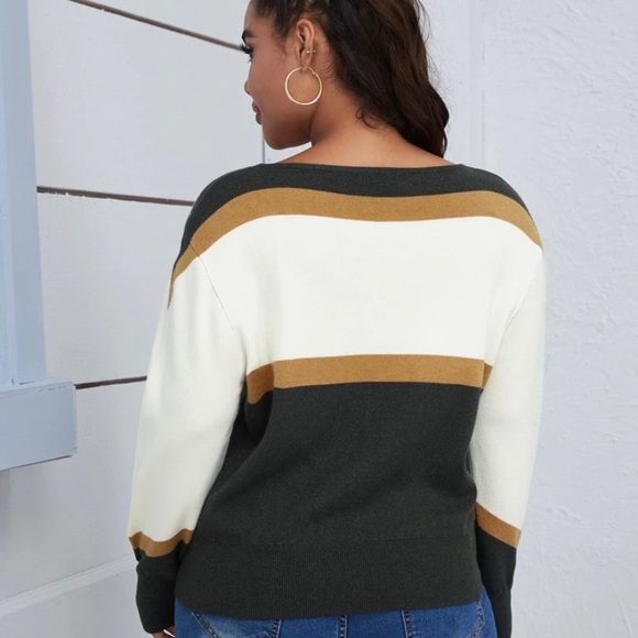 V-Neck Color Block Sweater - Plus - Picture 2 of 5